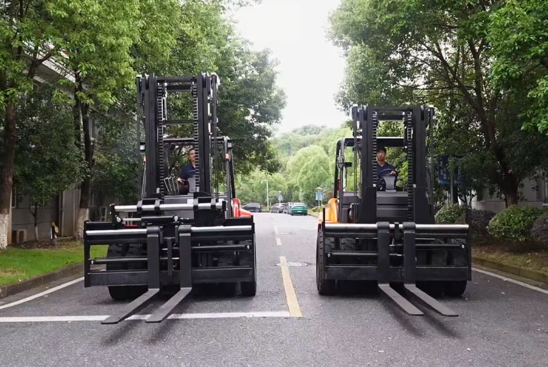 Hangcha lithium and diesel forklifts parked side by side