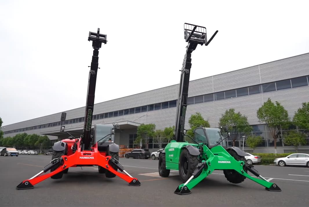 Hangcha telehandler extended on a jobsite